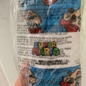 NWT super Mario adult crew socks (3 paid in pack)